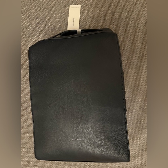 Matt & Nat Dwell Leather Backpack - Black - Brand New - Picture 5 of 12